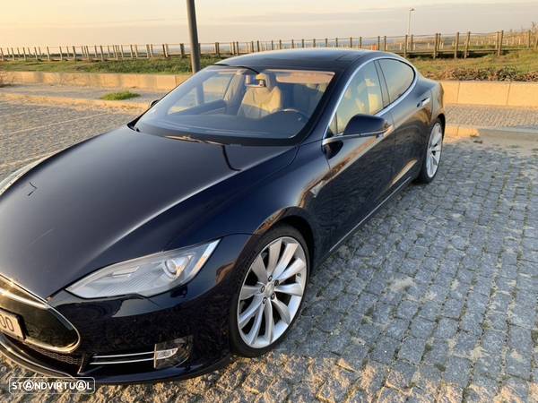 Tesla Model S 85 Perfomance - 2