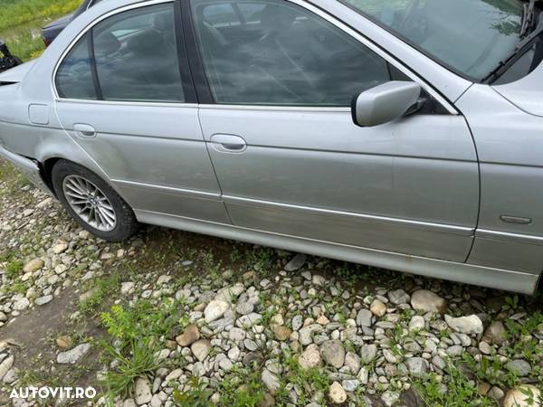 piese bmw e39 Facelift 520d 2002 telefon interior panouri mahon trimuri motor cutie volanta ambreaj radiator jante roti R 16 17 5x120 alutec  capota bara aripa far usa ceasuri bord - 15