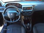 Peugeot 208 1.4 HDi Allure - 21