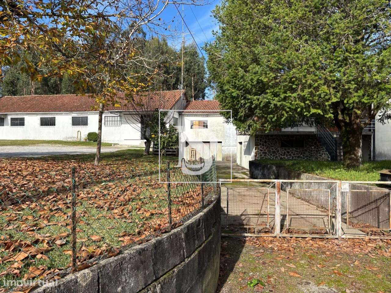 Oportunidade Única – Espaço Multifuncional com Armazém, Habitação e In-6