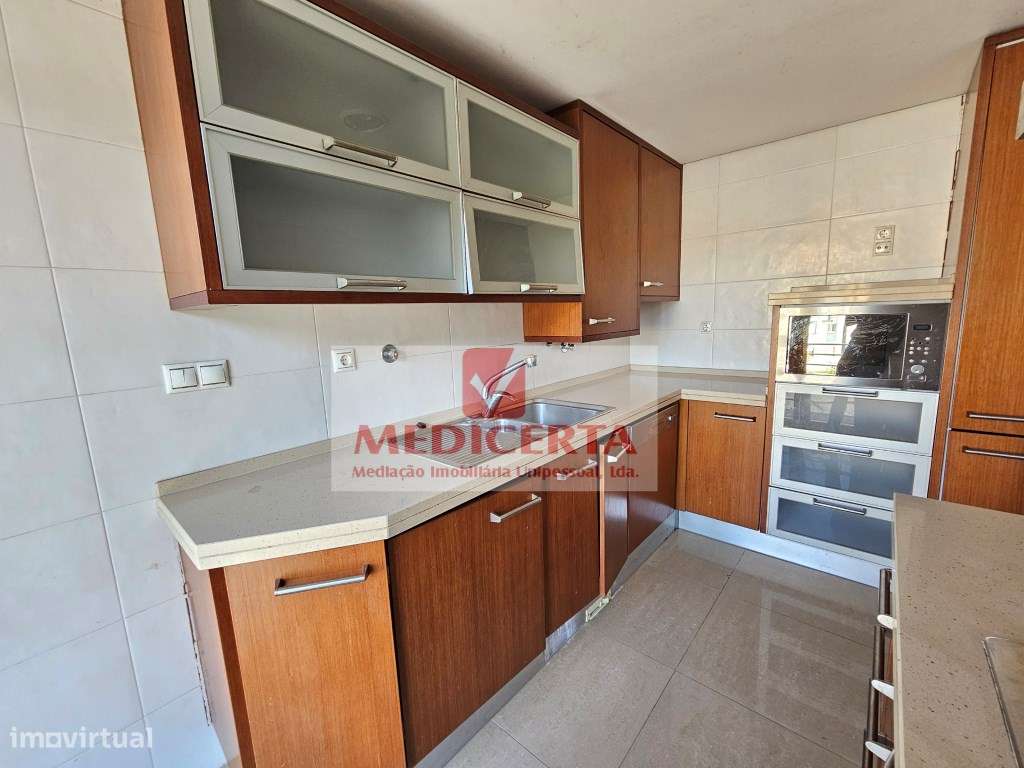Odivelas - Olival Basto T5 (220m²) + Box - Grande imagem: 3/39