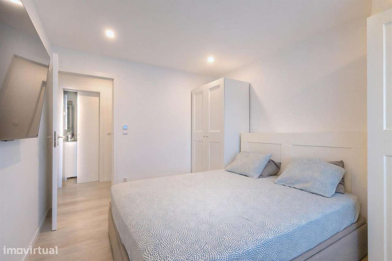 Apartamento T2 Renovado em Cruz de Pau, Matosinhos-15
