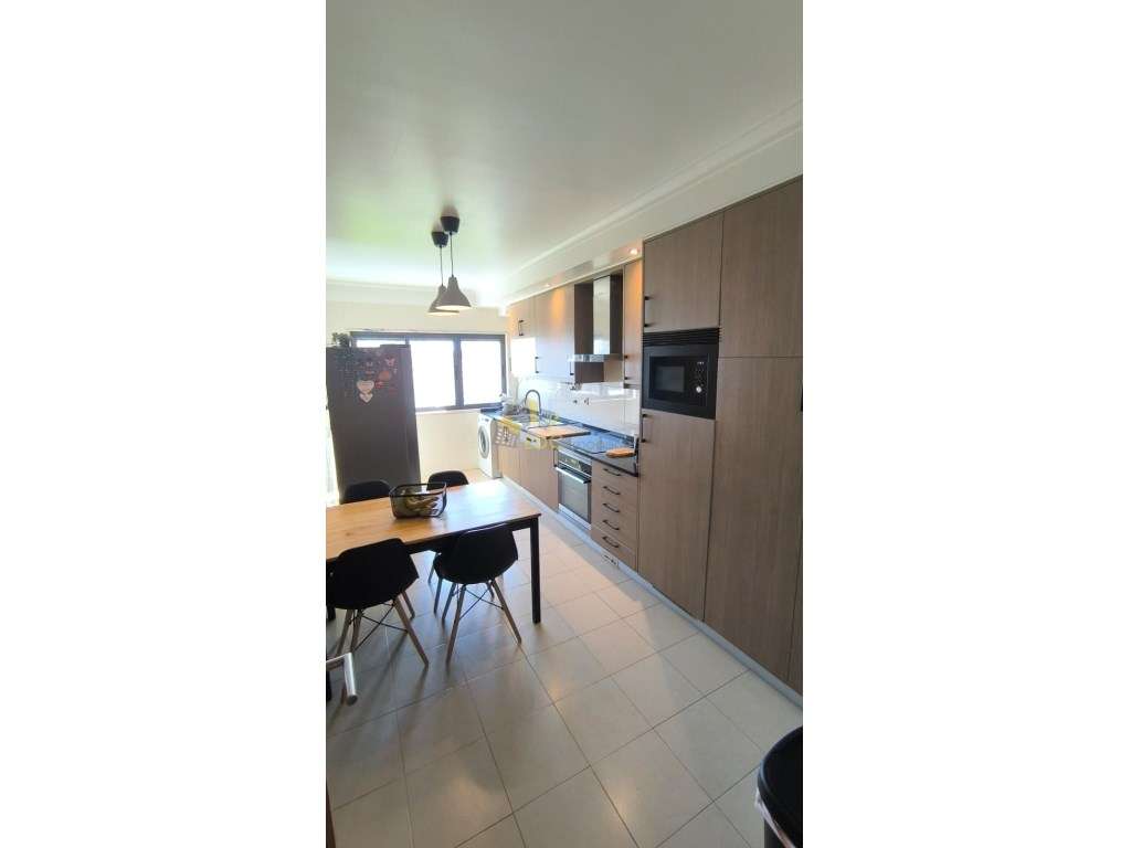 Apartamento Duplex T2+1 com Parqueamento, Arrecadação e Varanda | E...-8