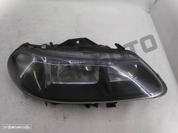 Ótica / Farol Direito  Renault Laguna - 1