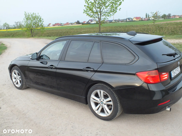 BMW Seria 3 320d DPF Touring Efficient Dynamics Edition - 12