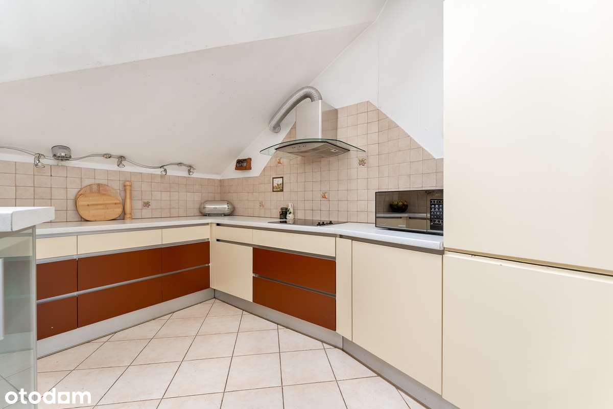 Przestronne mieszkanie 130 m²/4 pokoje + poddasze/2 miejsca postojowe-13