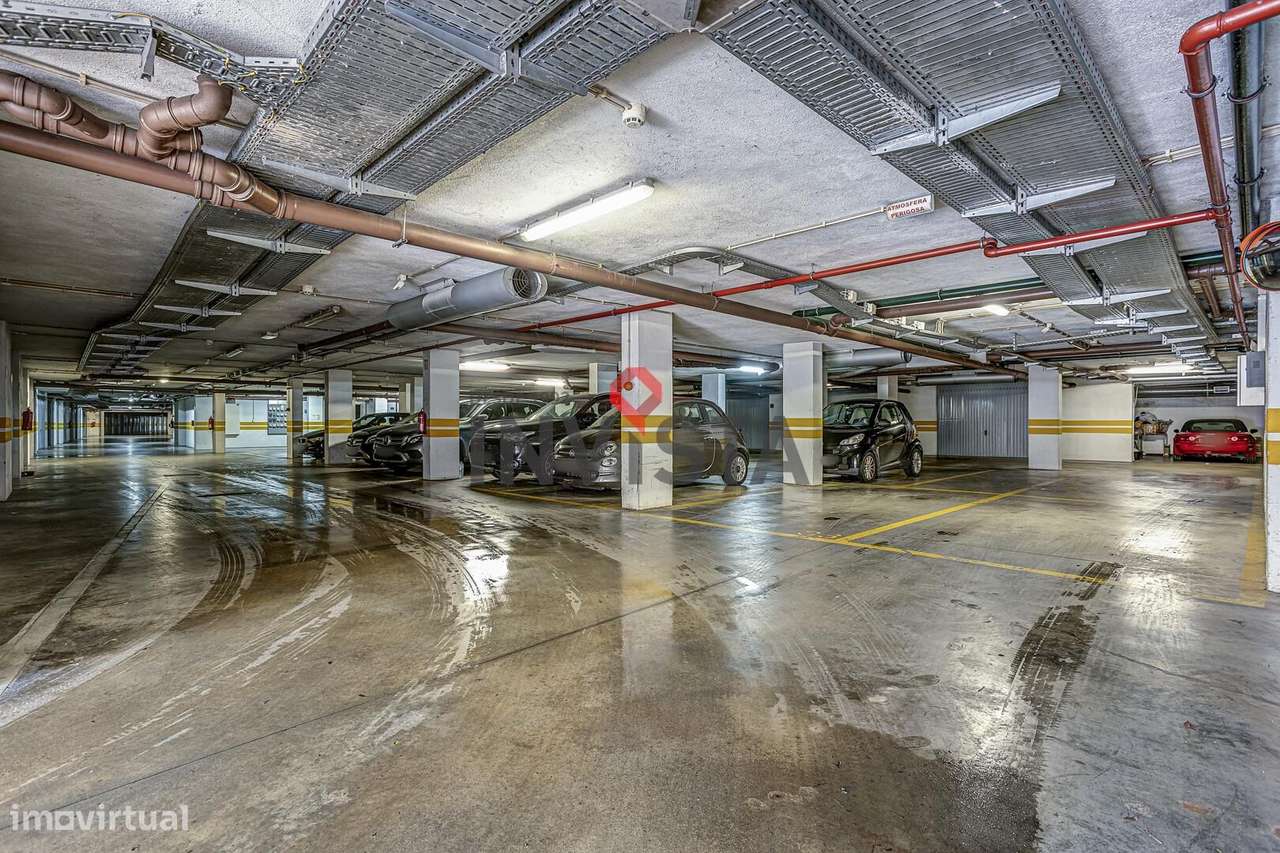 Apartamento T4 com 202,05m2 no Condomínio Fechado OMNIA IV-27