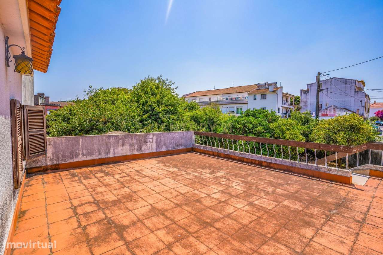 Moradia no Centro das Gaeiras. Uma casa única.-43