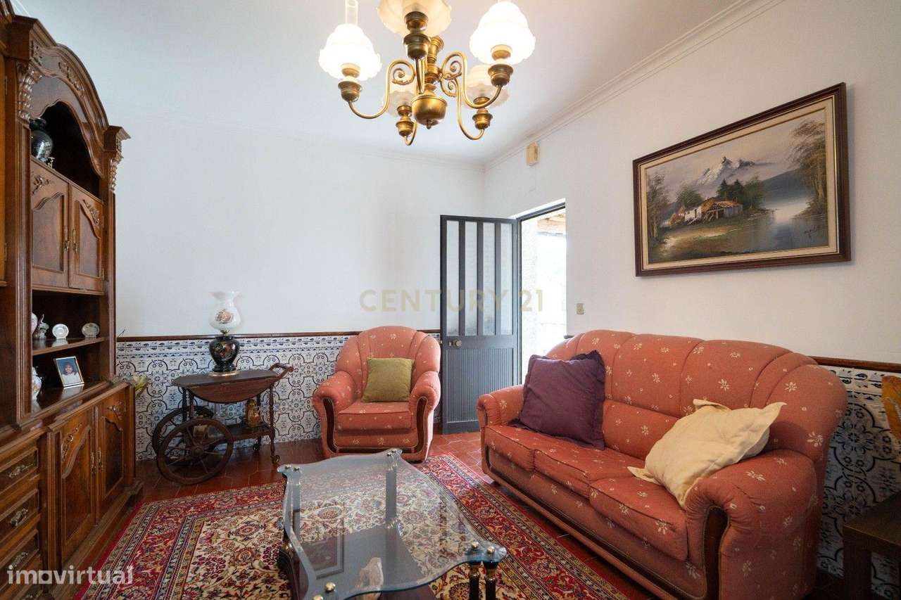 Moradia T3 + 1, com Terreno, em Vila Nova de Poiares-17