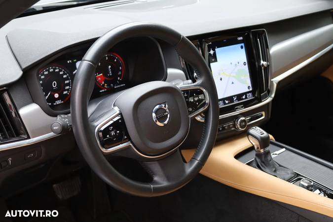 Volvo S90 D4 Momentum - 32