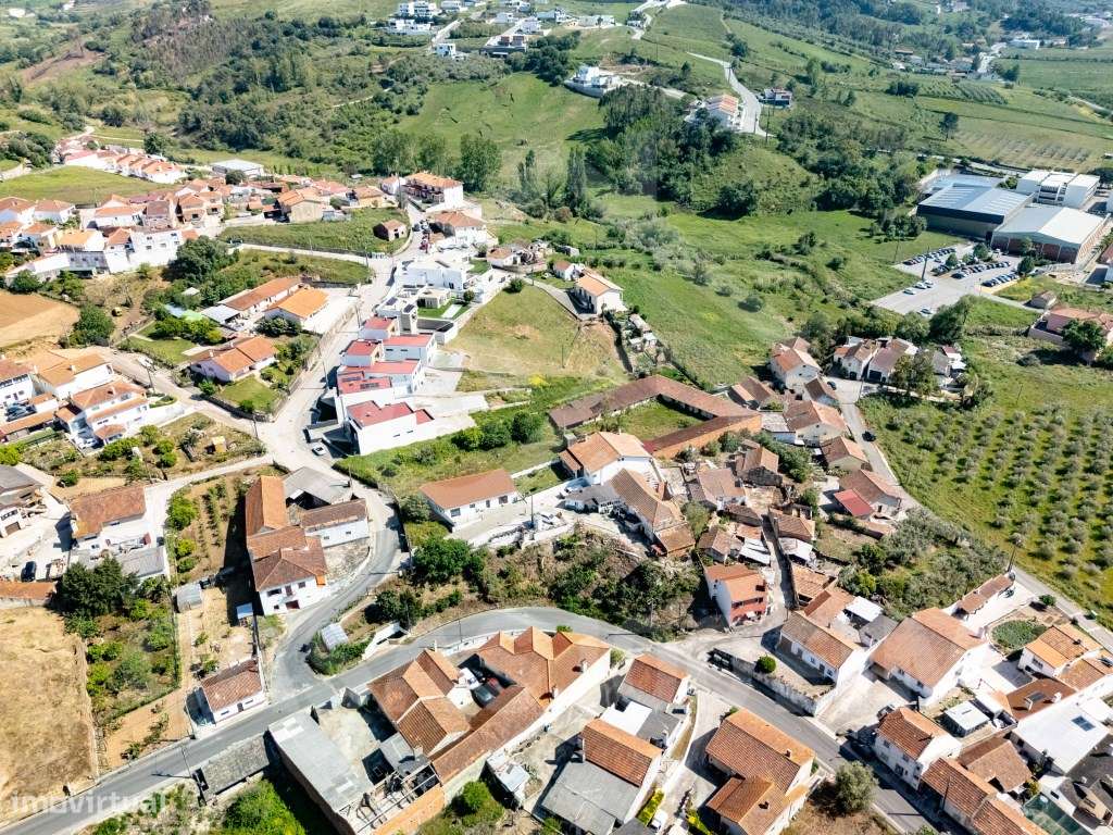 Terreno Urbano com 2720m² - Arneiro - Batalha-9