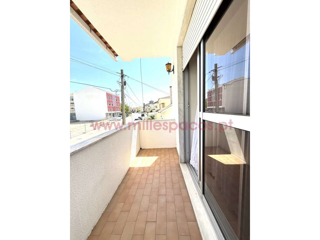 Moradia V6 com Garagem Centro da Cidade-36