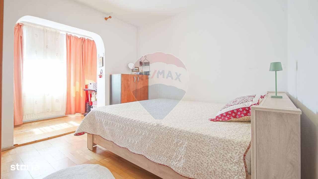 De vanzare 4 camere Racadau-zona Parcul Trandafirilor-3