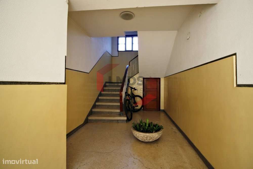 Apartamento T3 na Rua de Serpa Pinto -  APRESENTAÇÃO DE PROPOSTAS A...-12