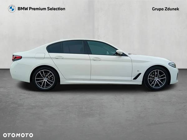 BMW Seria 5 530i xDrive mHEV M Sport sport - 4