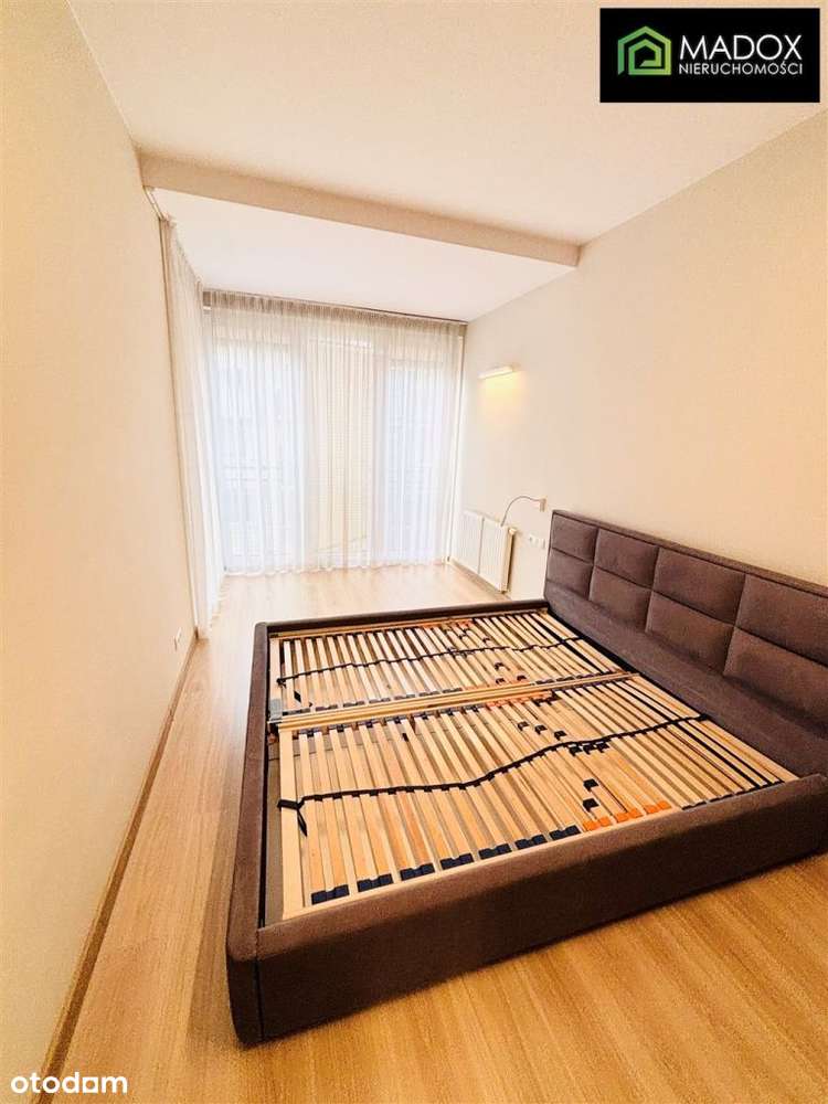 Komfortowe M-3 z dużym tarasem, blok z 2009 roku-5