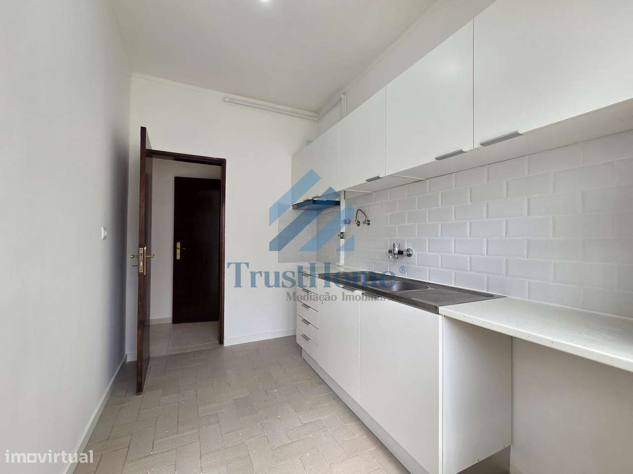 T2 bastante central em Paivas junto a Baía do Seixal-16