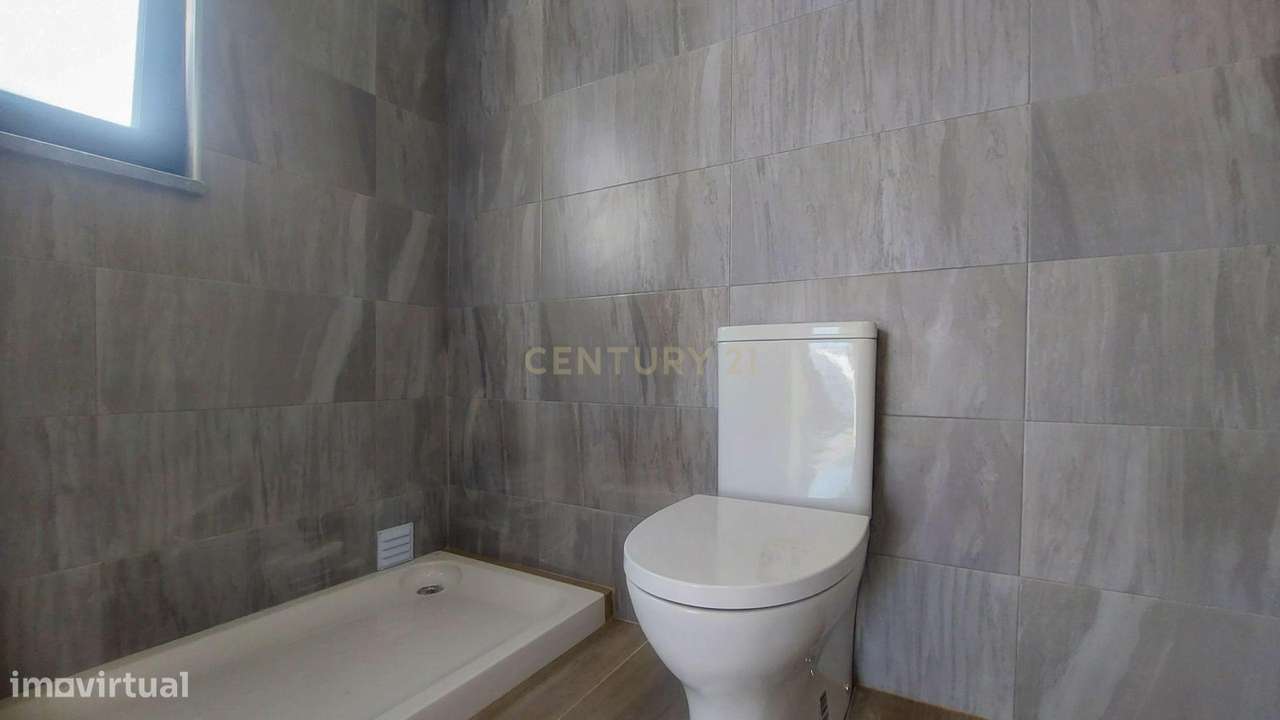 Moradia de 4 assoalhadas em construção - Possibilidade de escolher aca-9