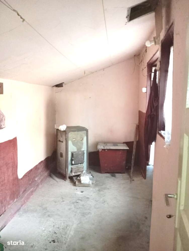 Casa de vanzare in satul Paulian, comuna Buteni-9