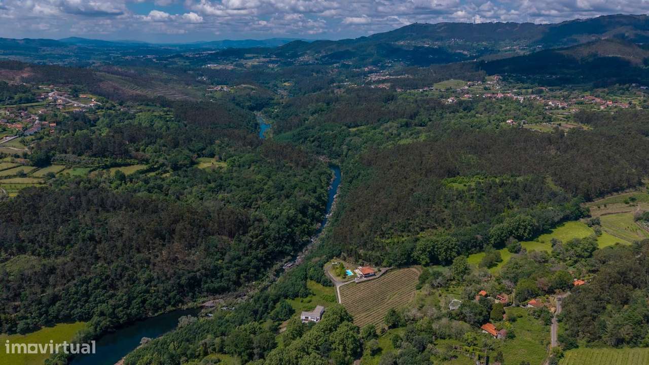 Quinta com Vinha Produtiva e Potencial Turístico junto ao Gerês - Grande imagem: 5/44