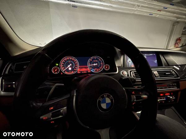 BMW Seria 5 525d Touring - 22