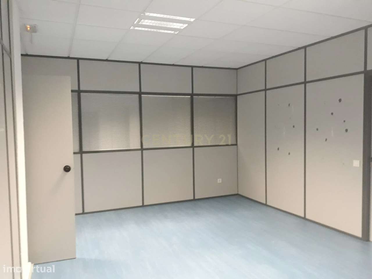 Armazém e Escritório de 300m2 Coração do Porto - Grande imagem: 5/17