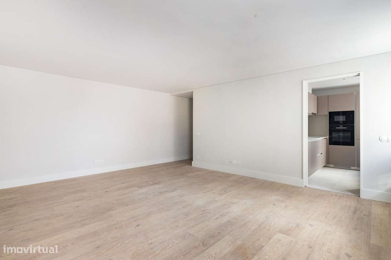 Apartamento T2 com estacionamento, Avenida Duque de Loulé, Lisboa - Grande imagem: 5/27