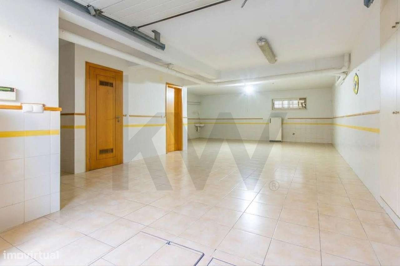Excelente Moradia T3 - Vale de Milhaços, Corroios – Espaço, Conforto e-4