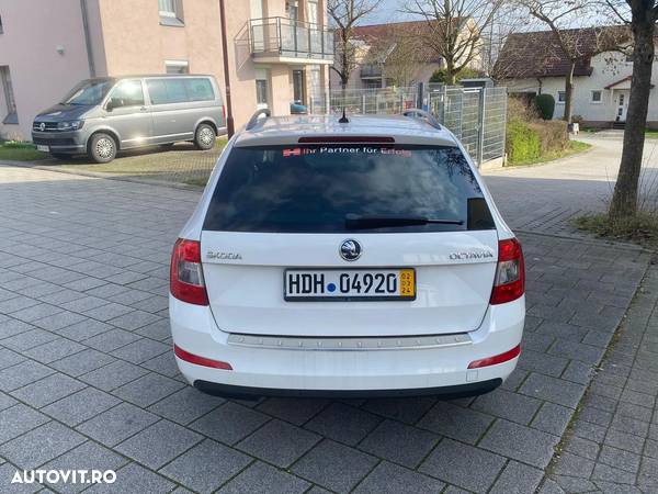 Skoda Octavia Combi Diesel 2.0 TDI Style - 9