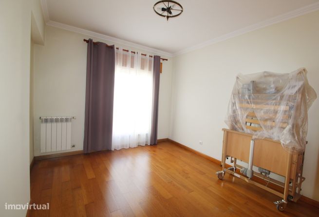 Apartamento com 4 assoalhadas situado no centro de Mem Martins-10