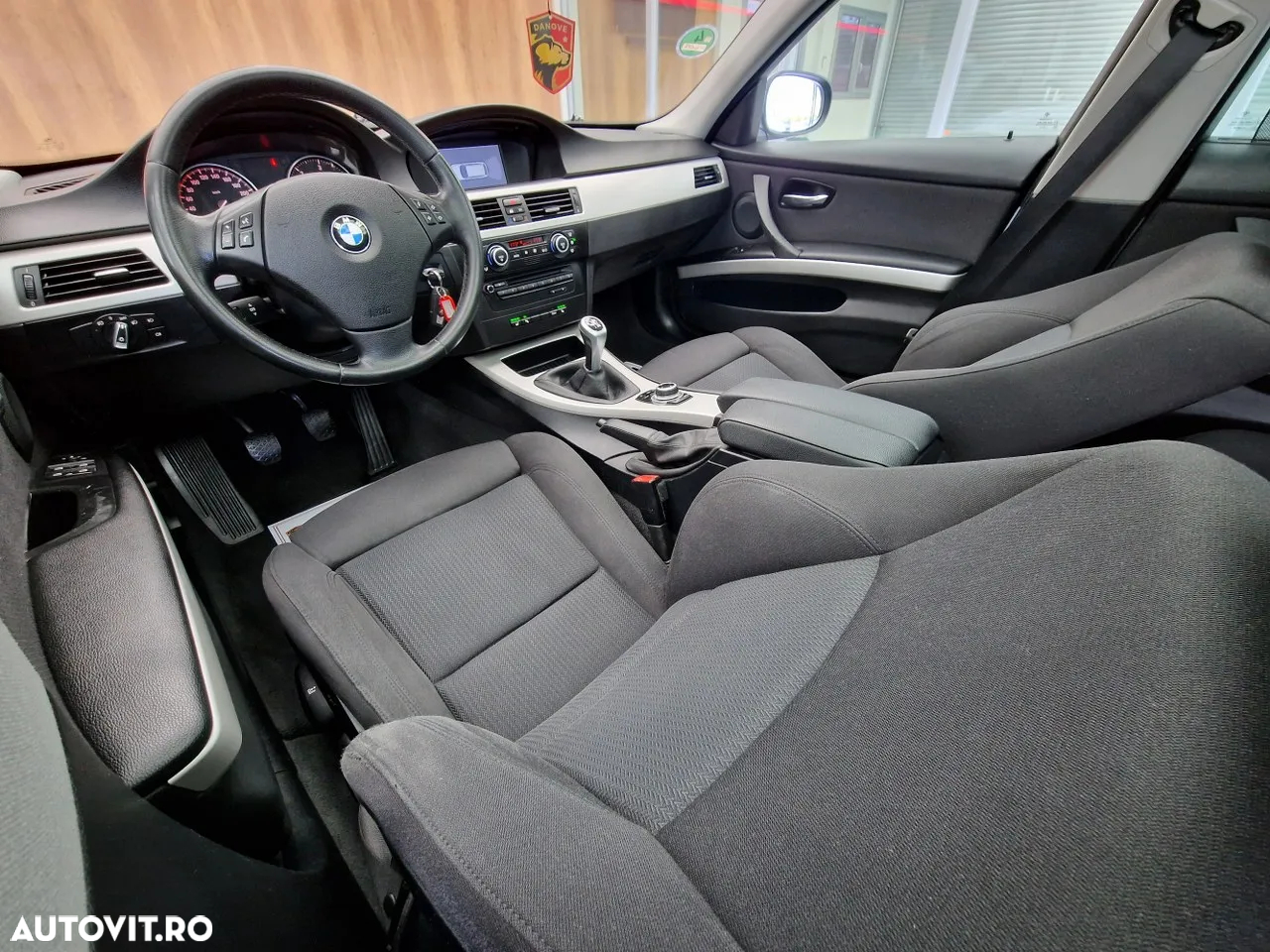 BMW Seria 3 320d Touring - 16