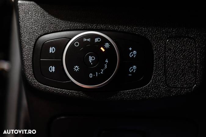 Ford Focus 1.5 EcoBlue Start-Stopp-System Aut. TITANIUM DESIGN - 19