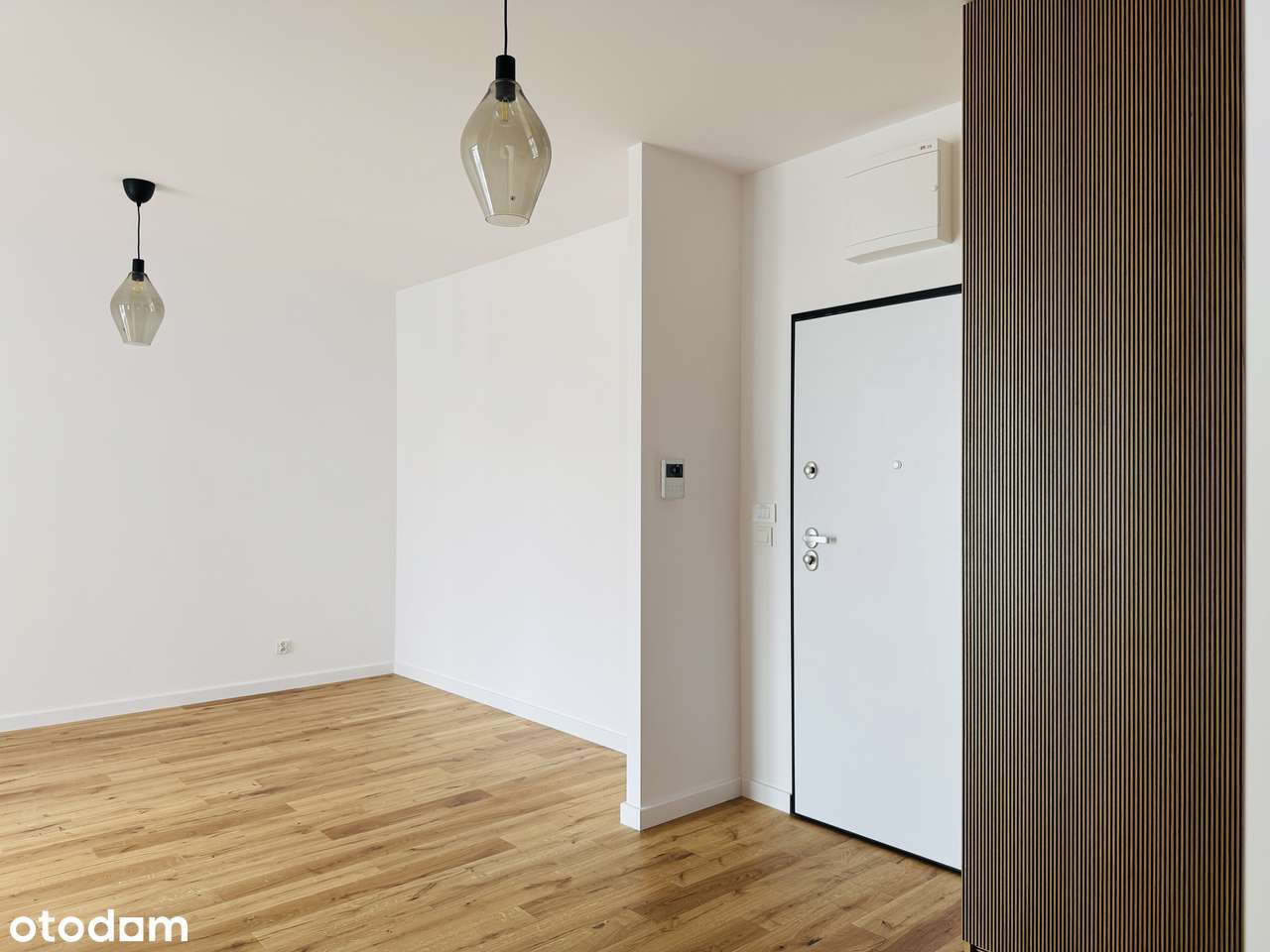 Świeżo wykończone 2 pokoje do wprowadzenia z klimatyzacją i garażem-8