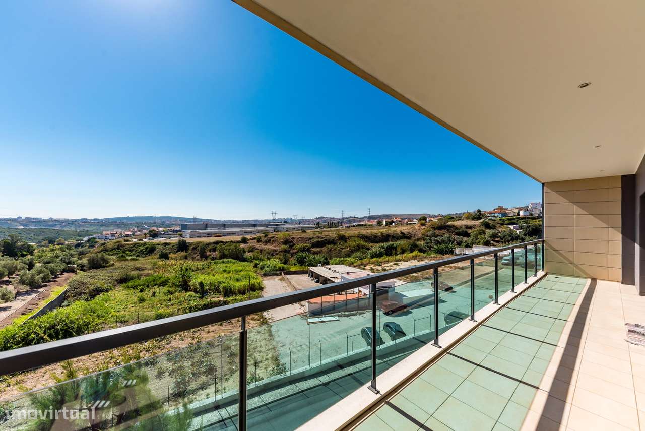 T2 | Condomínio Qta. Comendadeiras | Piscina | Varandas | Parqueamento-6