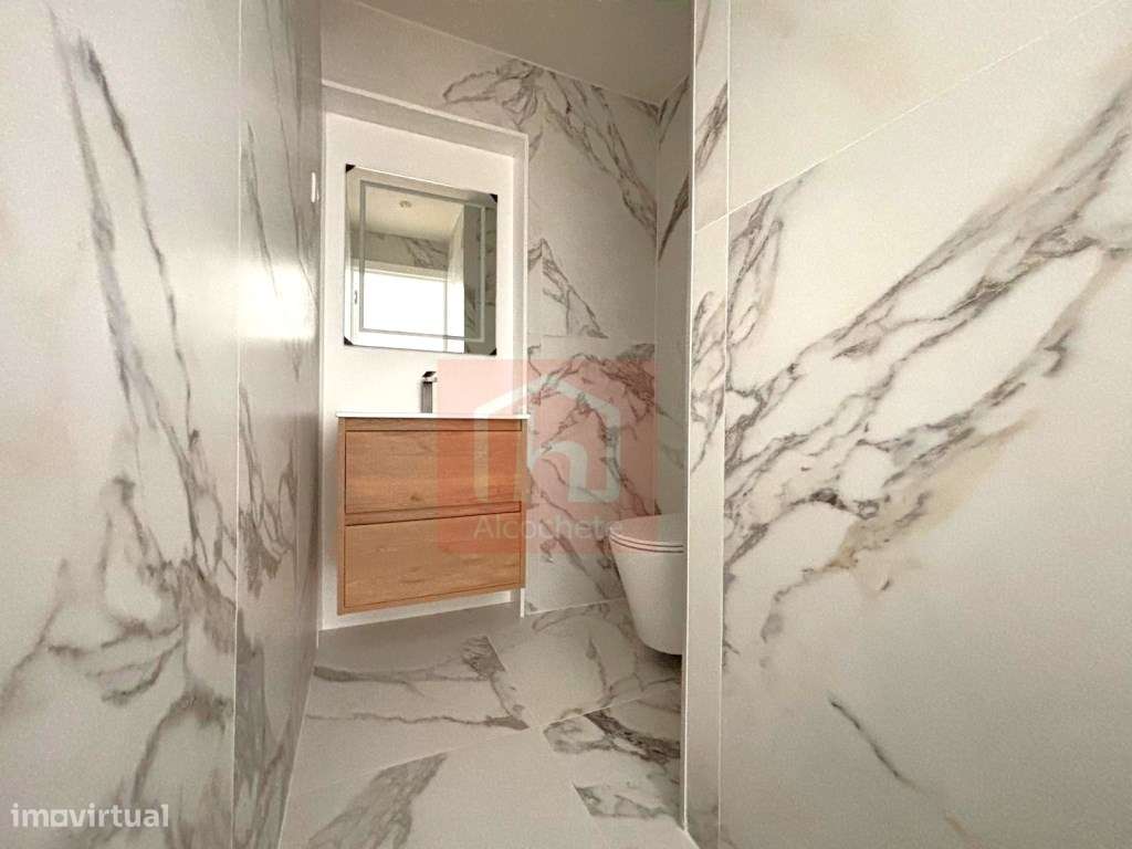 Apartamento duplex T2 no centro histórico Alcochete-12