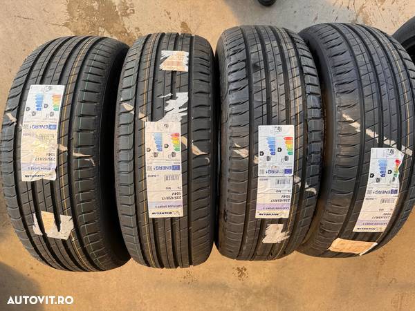 Vând 4 anvelope 235/65/17 Michelin de vară noi - 1