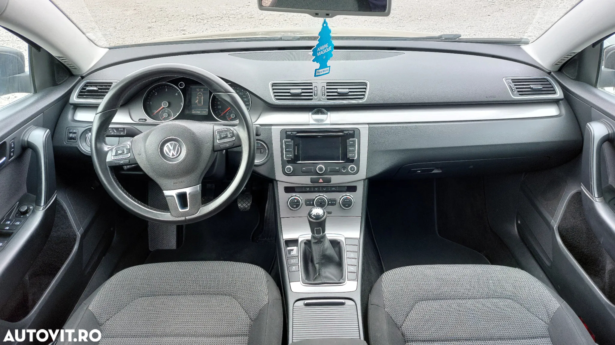 Volkswagen Passat Variant 2.0 TDI BlueMotion Technology Business Edition - 9
