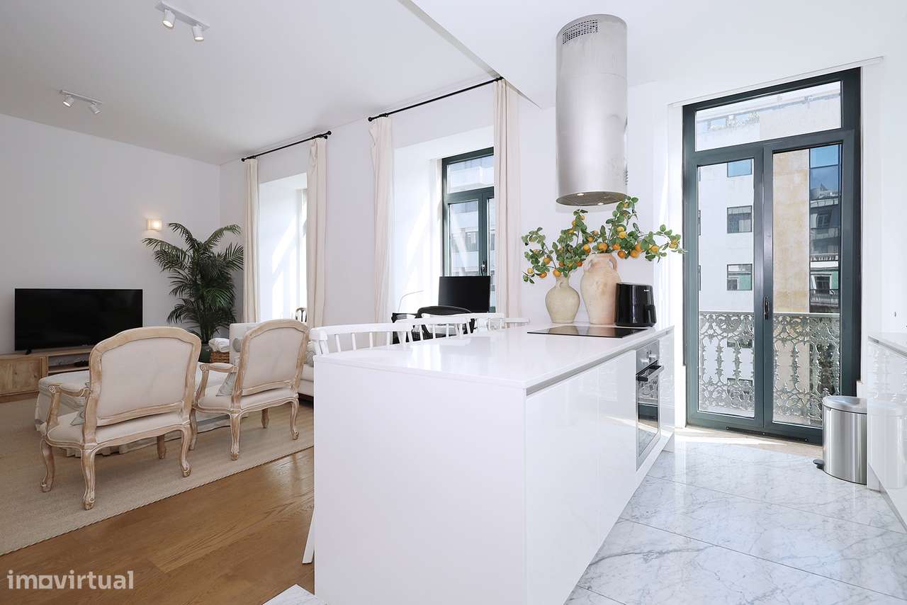 Apartamento T2 - Junto à Av. Liberdade - Totalmente Mobilado - Garagem-19