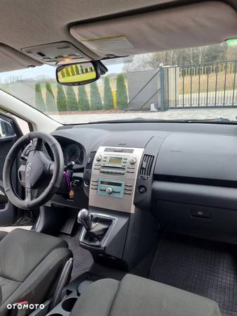 Toyota Corolla Verso 2.2 D-4D Gold - 18