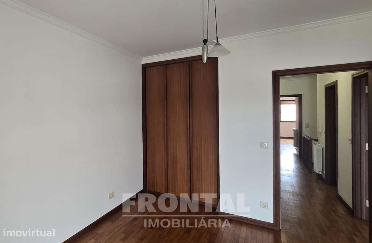 T3 Duplex em Condomínio Fechado com Piscina | Lavra, Matosinhos-28