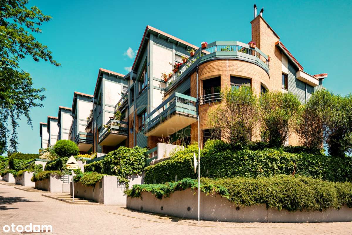 Osiedle z basenem przy lesie, taras i ogród-18