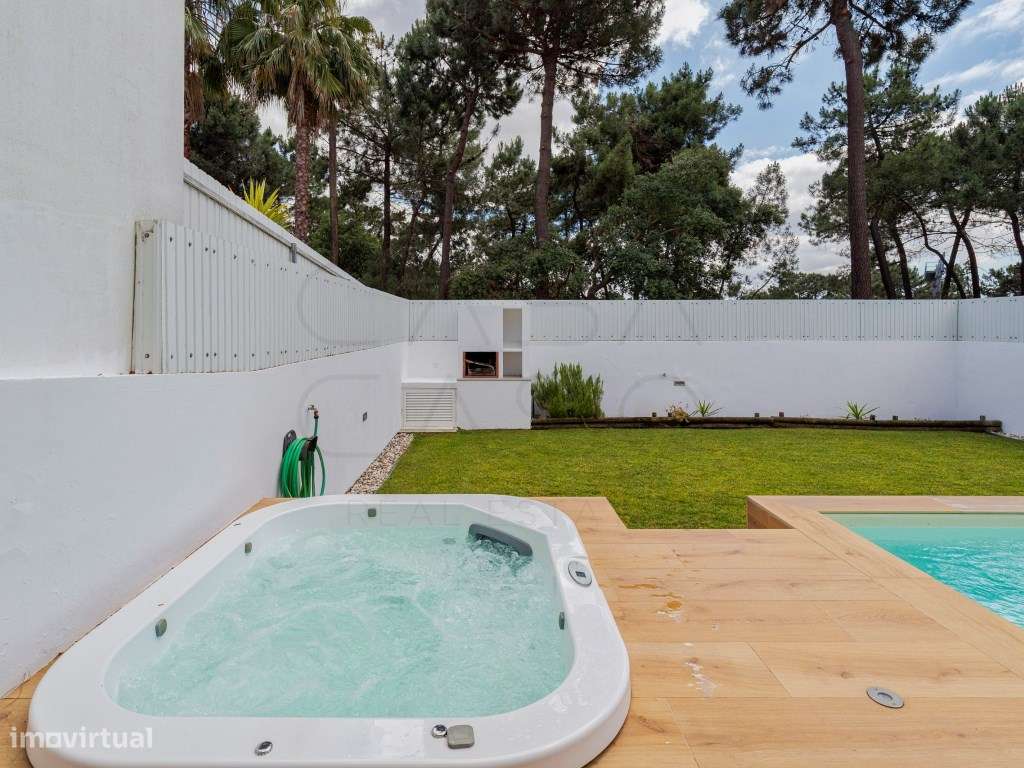 Exclusiva Moradia T4 com garagem, piscina e jacuzzi, rodeada por na...-25