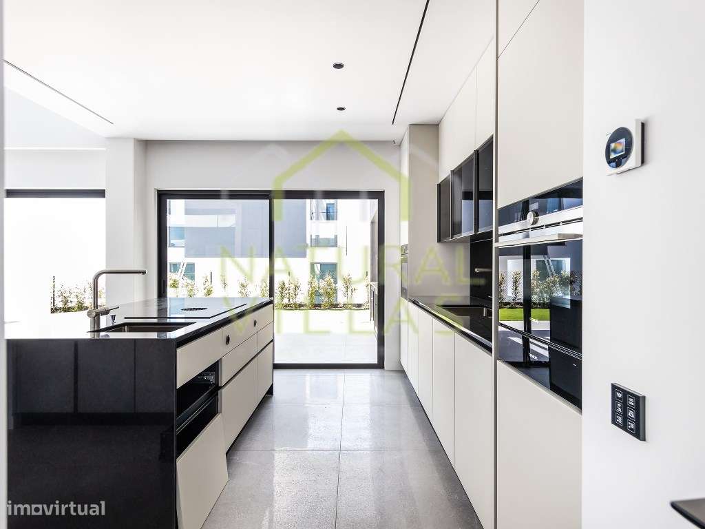 Villa V5 com Piscina em Zona Prestigiada de Vilamoura, Algarve - Grande imagem: 4/19