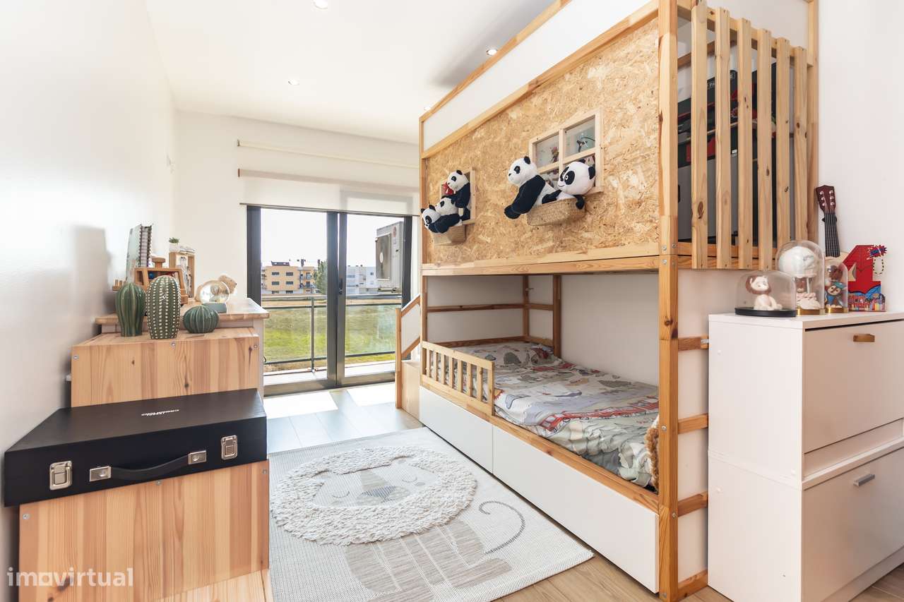 Moderno apartamento T3 com parqueamento e arrecadação-22