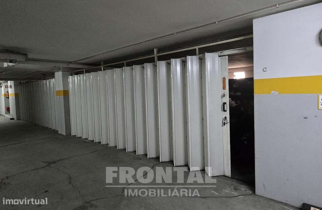 T3 Duplex em Condomínio Fechado com Piscina | Lavra, Matosinhos-33