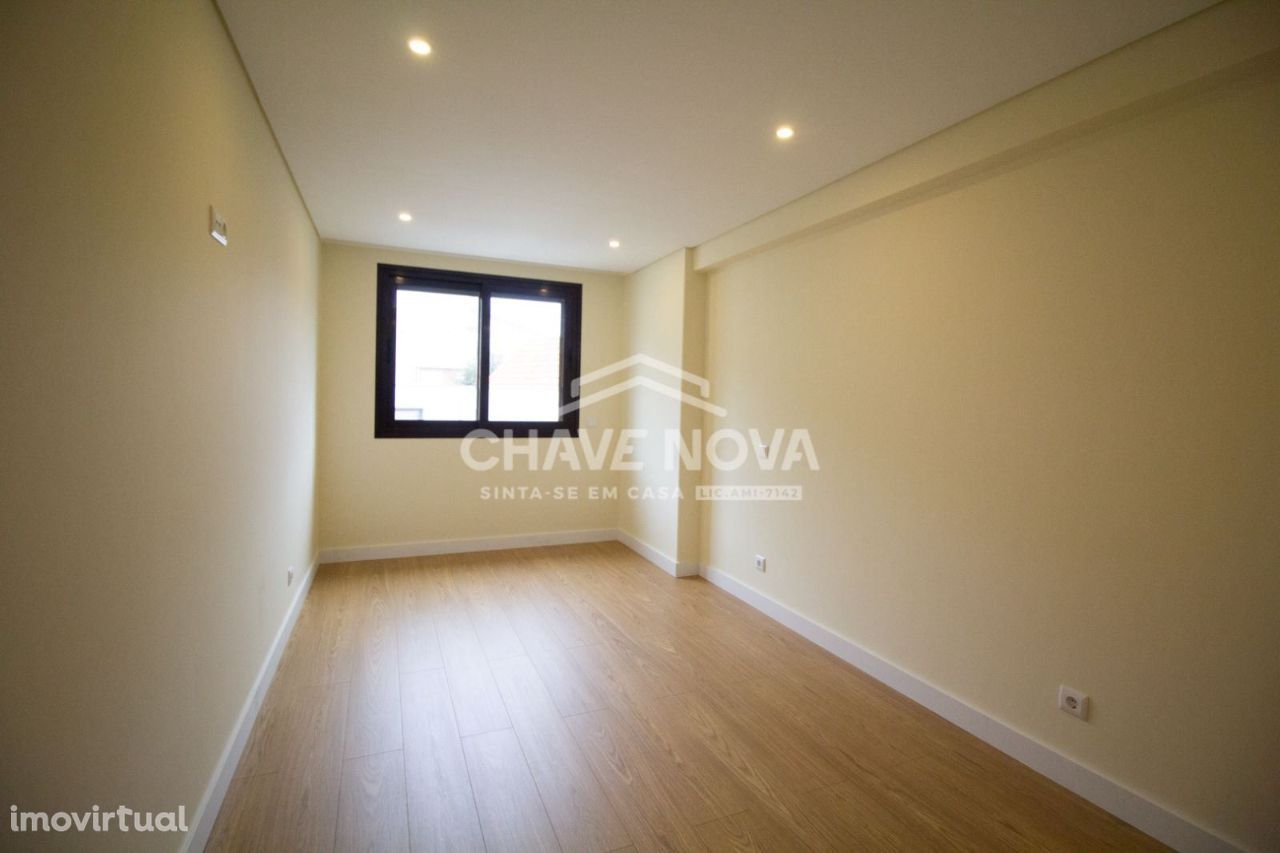 Apartamento T3, 2º andar com elevador, Avenida da Boavista