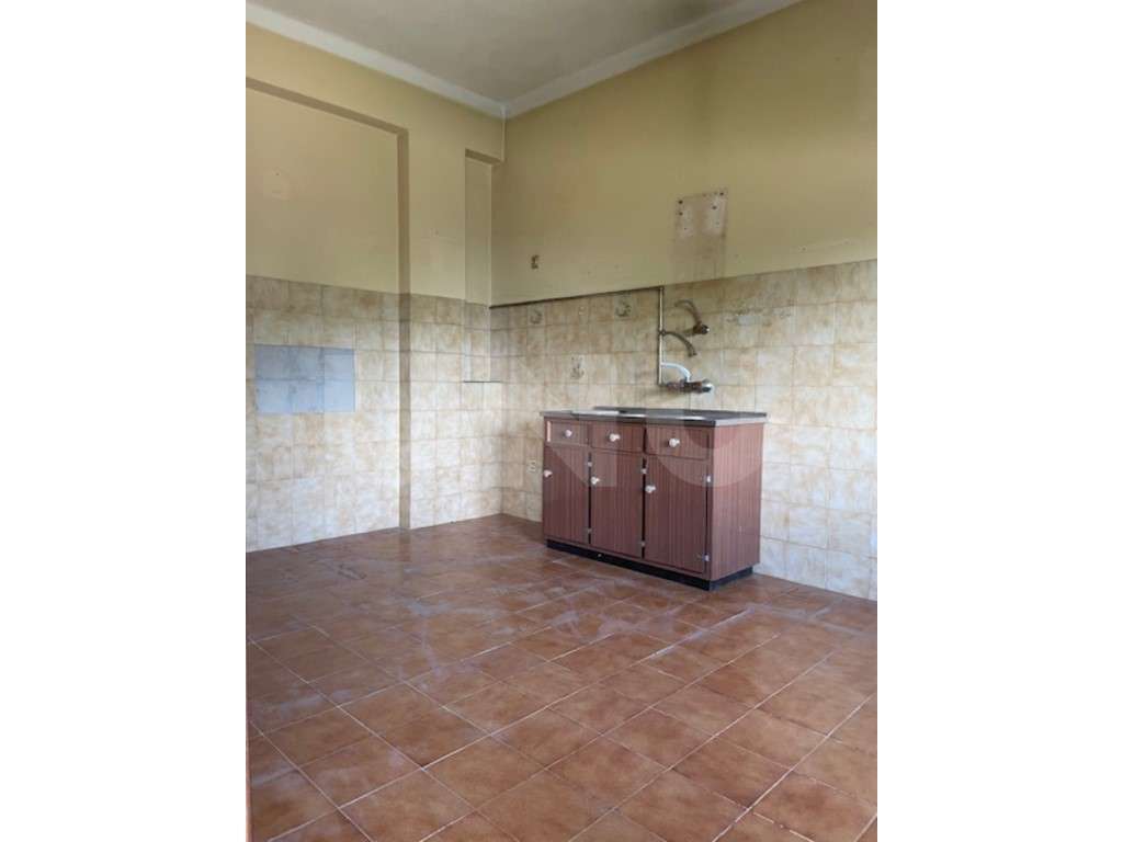 Moradia Espaçosa com Terreno e Potencial de Investimento - Atalaia,...-4