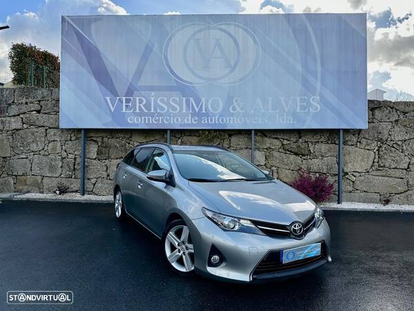 Toyota Auris Touring Sports 1.4 D-4D Comfort - 1