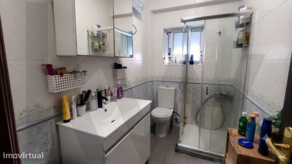 Apartamento T2 no Coração da Cova da Piedade – Localização Privilegiad-9