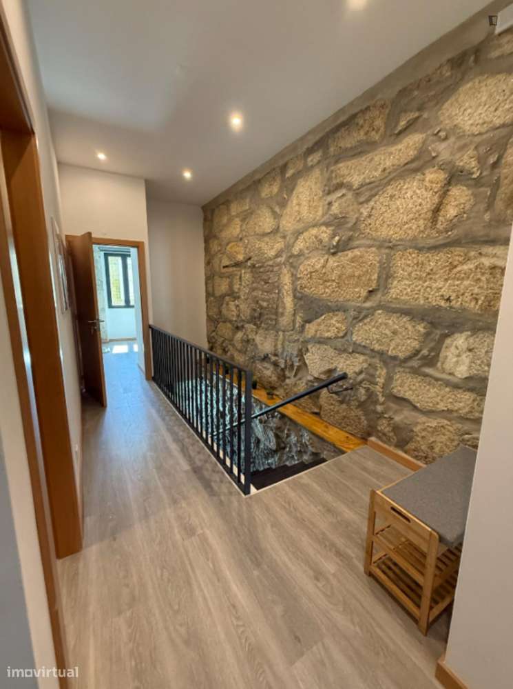 Quarto - localizado em Santa Marinha Porto - Grande imagem: 4/7